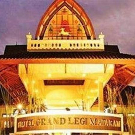 Grand Legi Hotel Mataram Kültér fotó