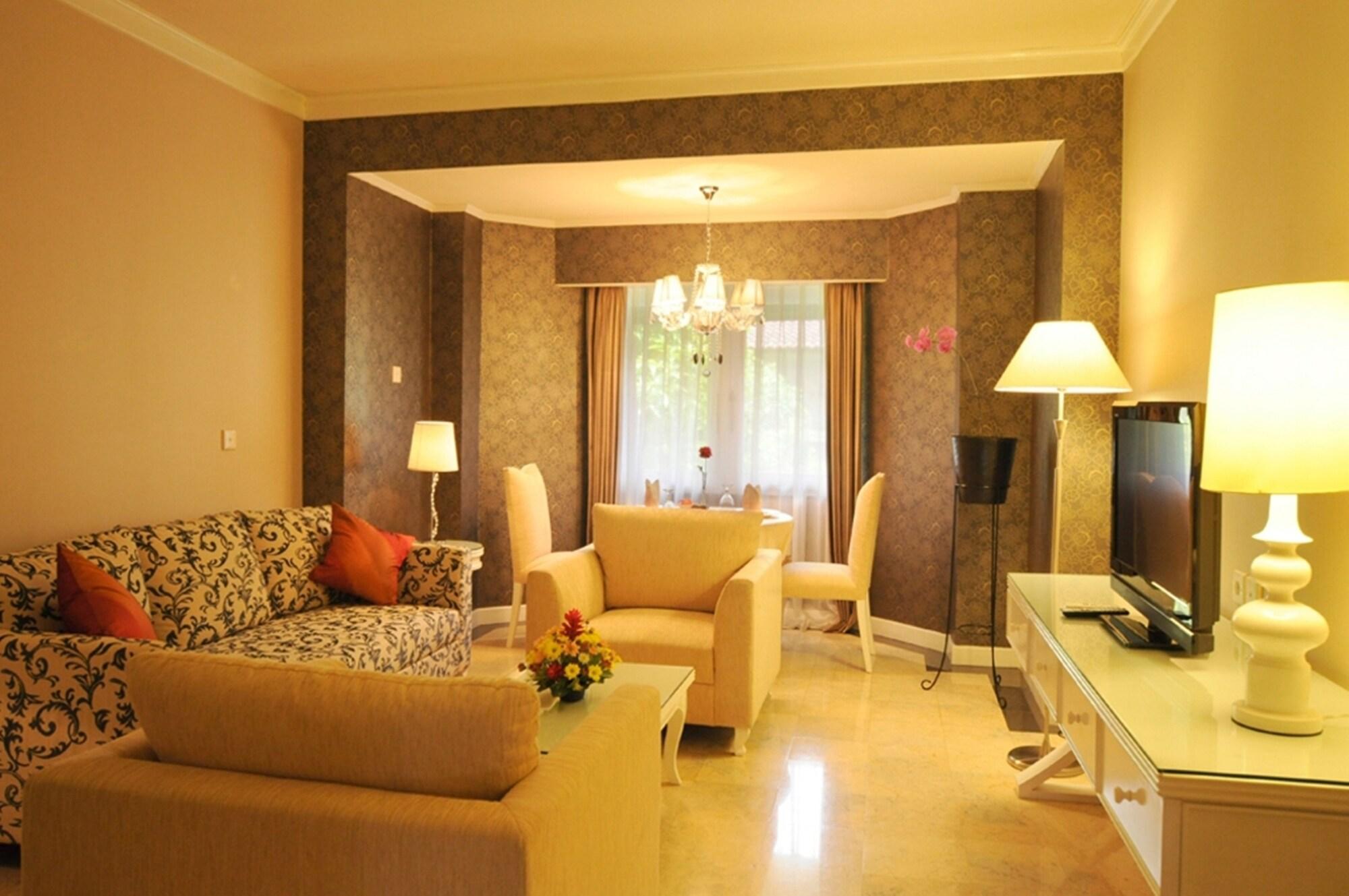 Grand Legi Hotel Mataram Kültér fotó