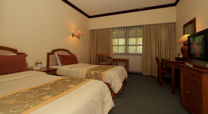 Grand Legi Hotel Mataram Kültér fotó