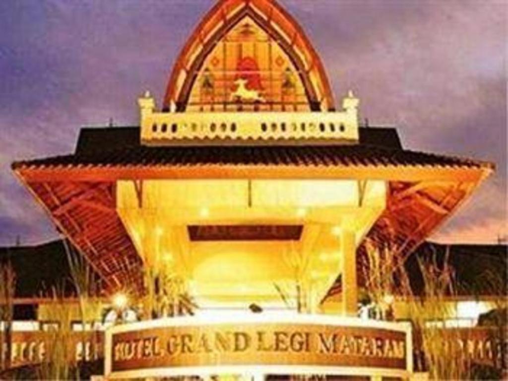 Grand Legi Hotel Mataram Kültér fotó