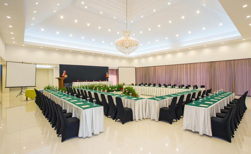 Grand Legi Hotel Mataram Kültér fotó