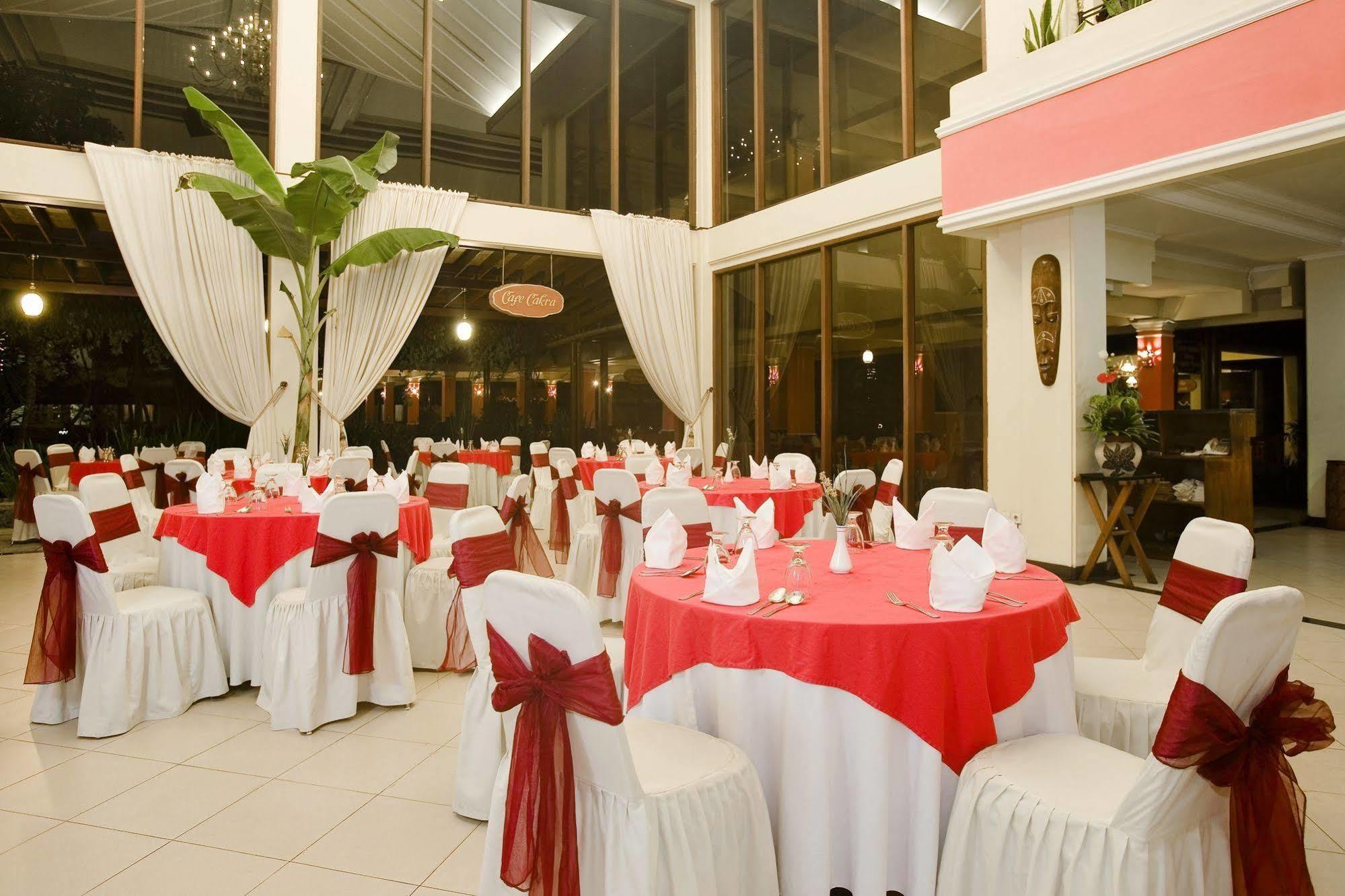 Grand Legi Hotel Mataram Kültér fotó